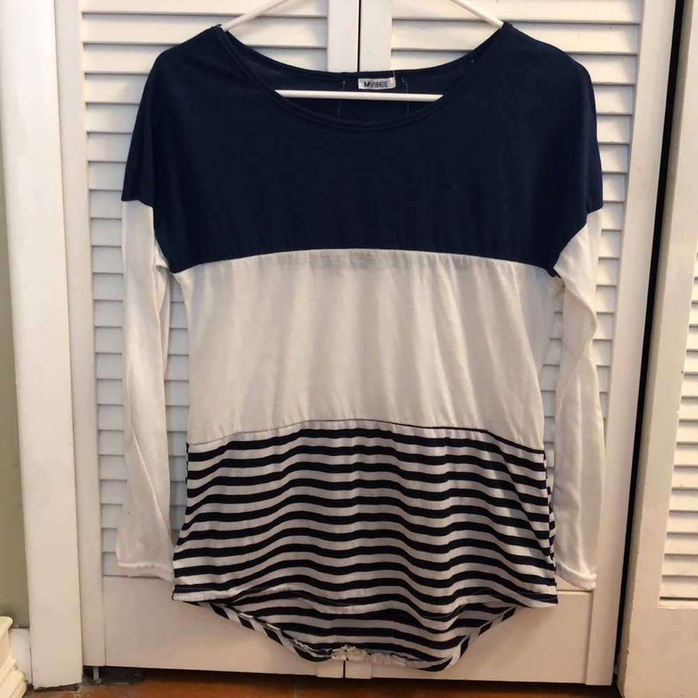 Navy/white long sleeved shirt